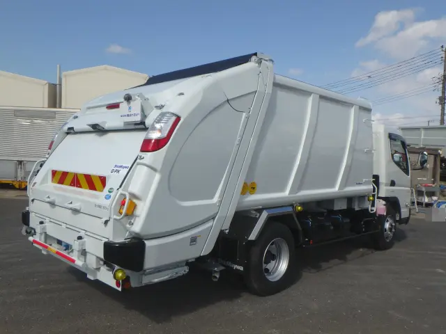 三菱 キャンター 2PG-FEB90(2WD)の写真4