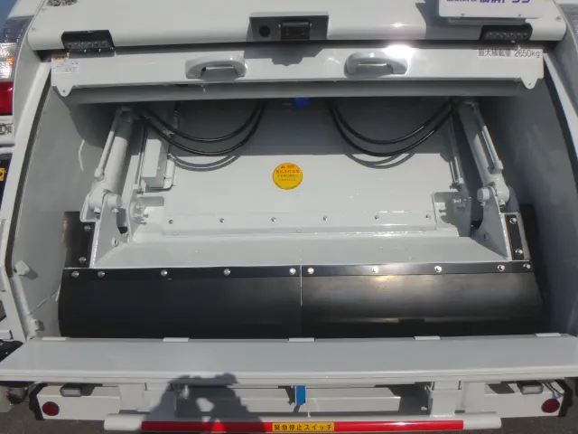 三菱 キャンター 2PG-FEB90(2WD)の写真10