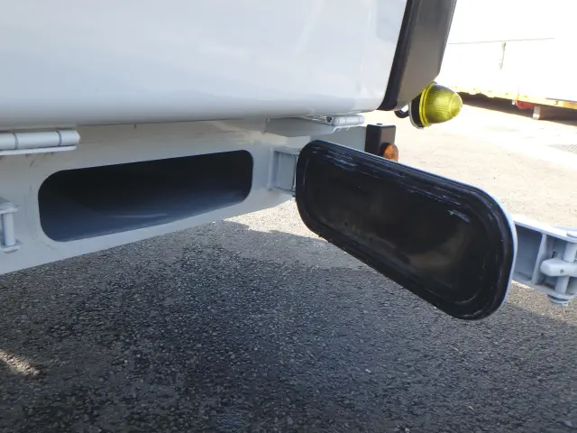 三菱 キャンター 2PG-FEB90(2WD)の写真13