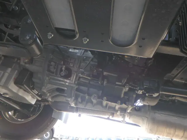 三菱 キャンター 2PG-FEB90(2WD)の写真17