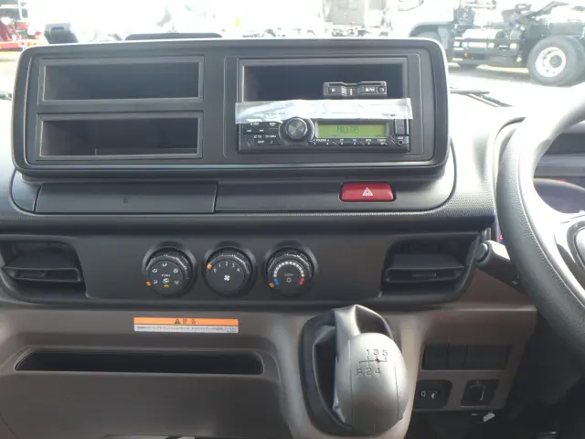 三菱 キャンター 2PG-FEB90(2WD)の写真23