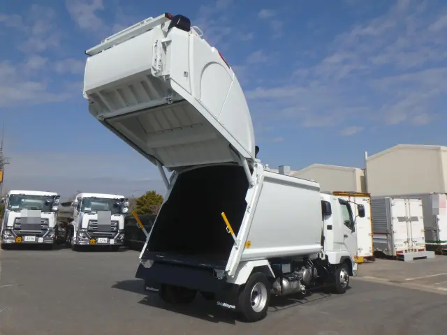 三菱 ファイター 2KG-FK62F(2WD)の写真5
