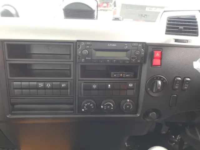三菱 ファイター 2KG-FK62F(2WD)の写真24