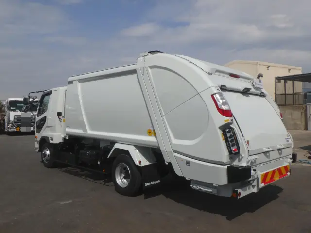 三菱 ファイター 2KG-FK62F(2WD)の写真2