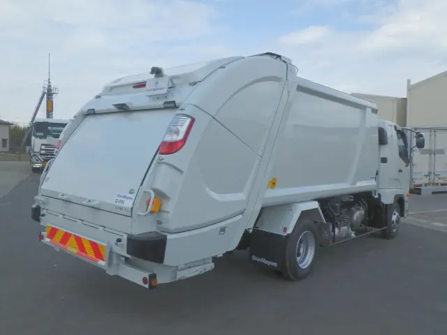 三菱 ファイター 2KG-FK62F(2WD)の写真4