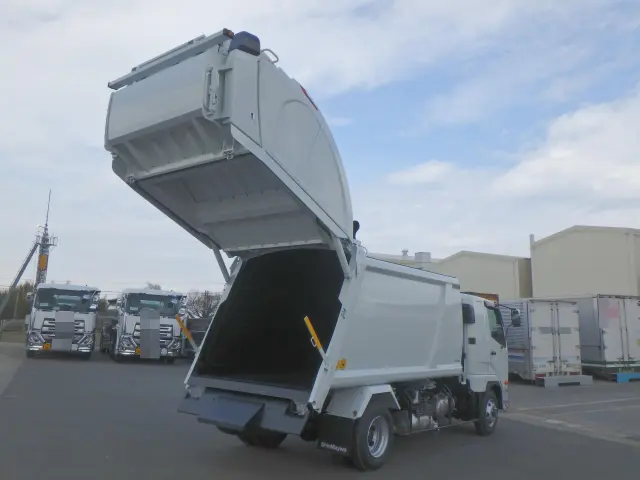 三菱 ファイター 2KG-FK62F(2WD)の写真5