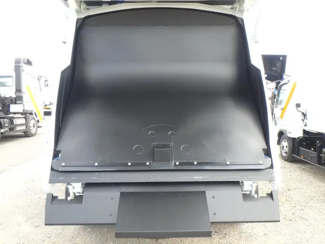 三菱 ファイター 2KG-FK62F(2WD)の写真10