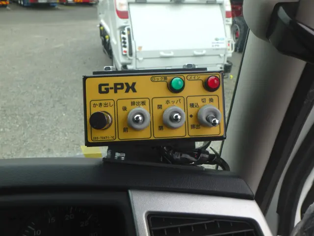 三菱 ファイター 2KG-FK62F(2WD)の写真24