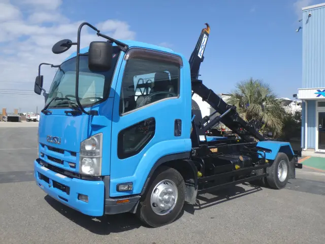 いすゞ フォワード TKG-FRR90S2(2WD)の写真1