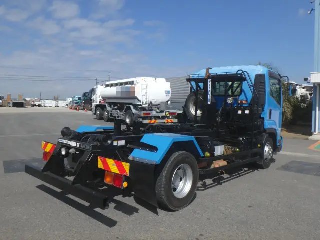 いすゞ フォワード TKG-FRR90S2(2WD)の写真4