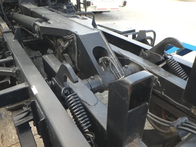 いすゞ フォワード TKG-FRR90S2(2WD)の写真10