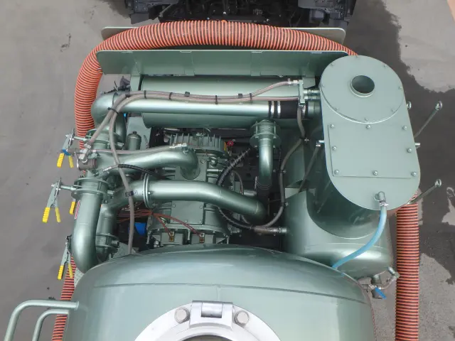 いすゞ エルフ 2PG-NPR88YN(2WD)の写真11