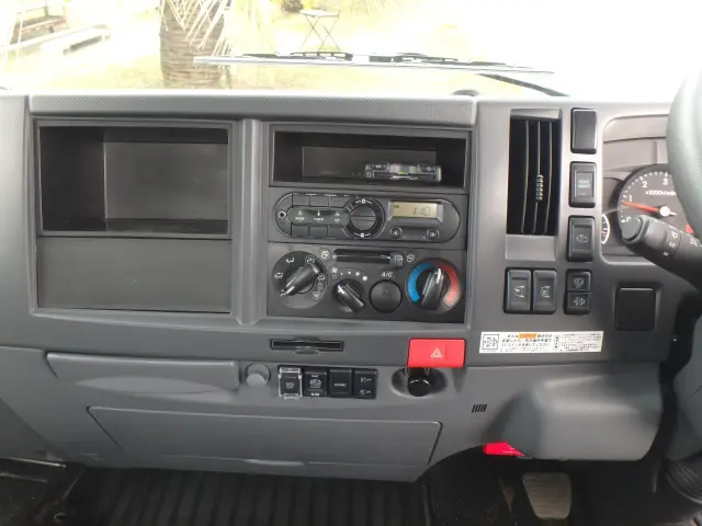 いすゞ エルフ 2PG-NPR88YN(2WD)の写真25