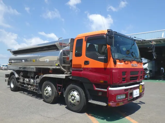 いすゞ ギガ PDG-CYG77P8(6x2)の写真3