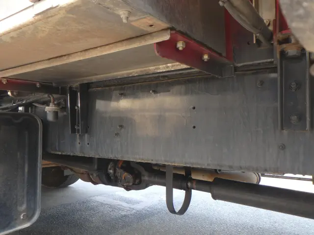 いすゞ ギガ PDG-CYG77P8(6x2)の写真13