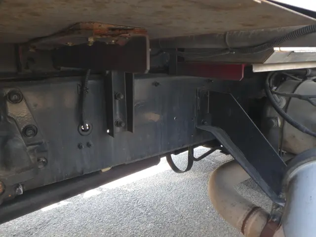 いすゞ ギガ PDG-CYG77P8(6x2)の写真14