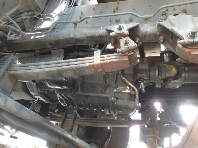 いすゞ ギガ PDG-CYG77P8(6x2)の写真16