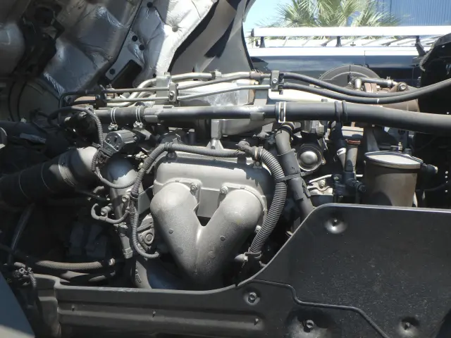 いすゞ ギガ PDG-CYG77P8(6x2)の写真18