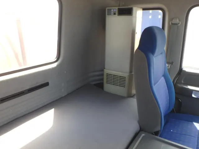 いすゞ ギガ PDG-CYG77P8(6x2)の写真20