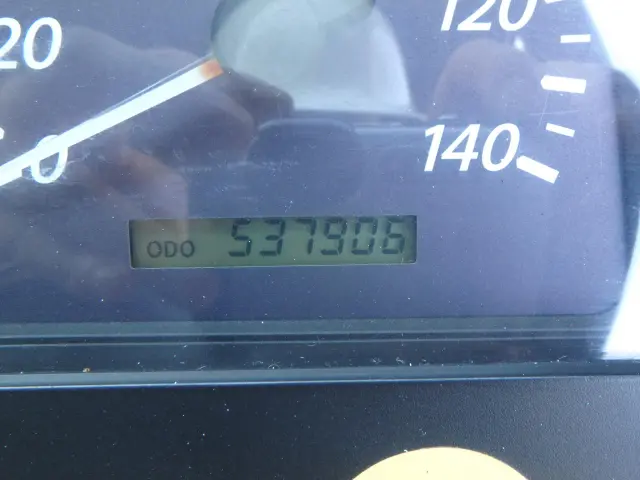 いすゞ ギガ PDG-CYG77P8(6x2)の写真21