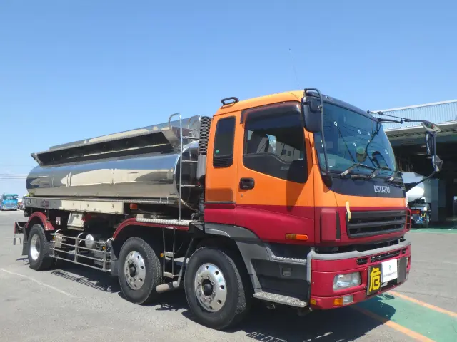 いすゞ ギガ PJ-CYG77P6(6x2)の写真3