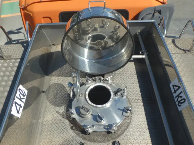 いすゞ ギガ PJ-CYG77P6(6x2)の写真7