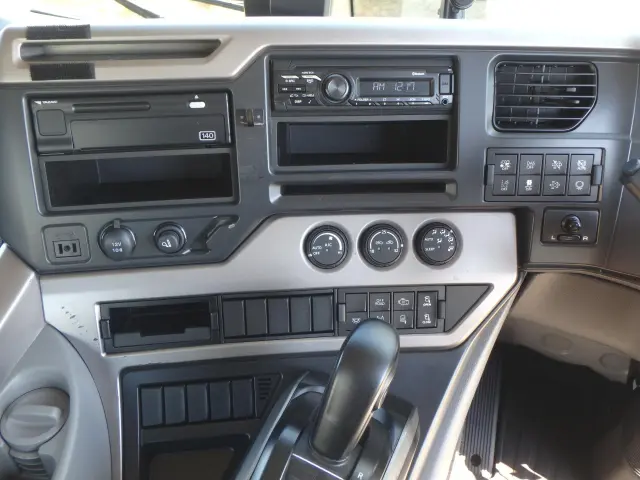 ＵＤ クオン 2RG-GK5DAB(2WD)の写真21