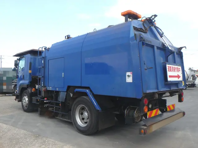 いすゞ フォワード QKG-FVR34U2改(2WD)の写真2