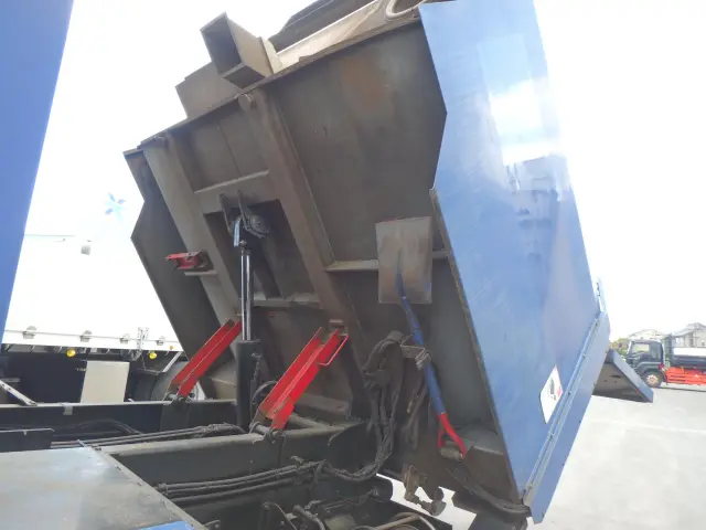 いすゞ フォワード QKG-FVR34U2改(2WD)の写真8