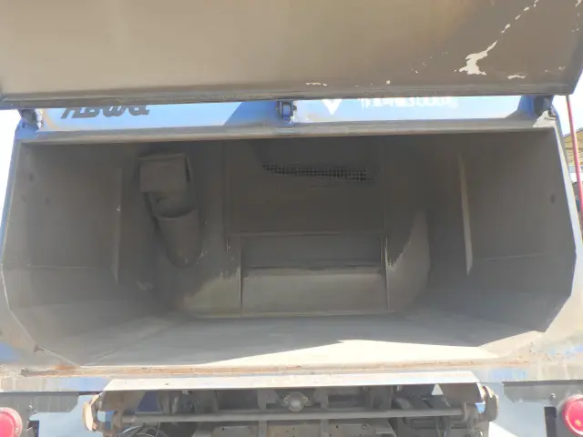 いすゞ フォワード QKG-FVR34U2改(2WD)の写真9