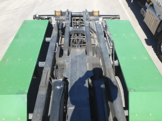 いすゞ ギガ LKG-CXM77AT(6x4)の写真8
