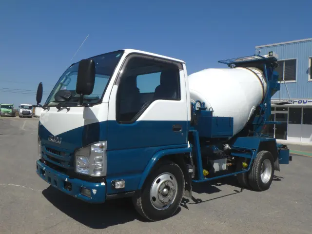 いすゞ エルフ 2RG-NKR88N(2WD)の写真1