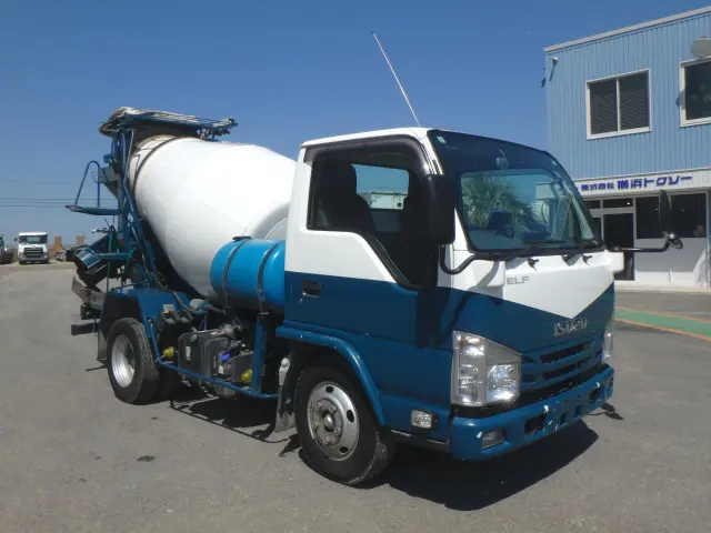 いすゞ エルフ 2RG-NKR88N(2WD)の写真3