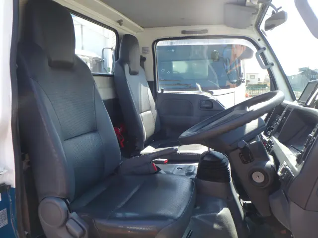 いすゞ エルフ 2RG-NKR88N(2WD)の写真19