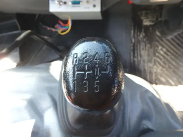 いすゞ エルフ 2RG-NKR88N(2WD)の写真25