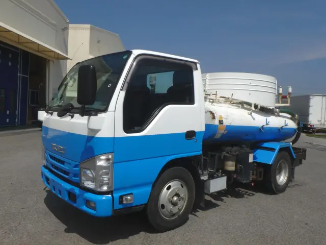 いすゞ エルフ TPG-NKR85AN(2WD)の写真1