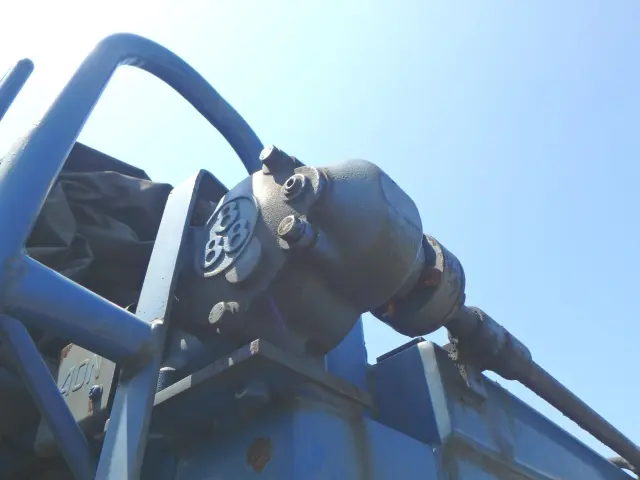 日野 プロフィア QPG-FR1APEA(6x2)の写真11
