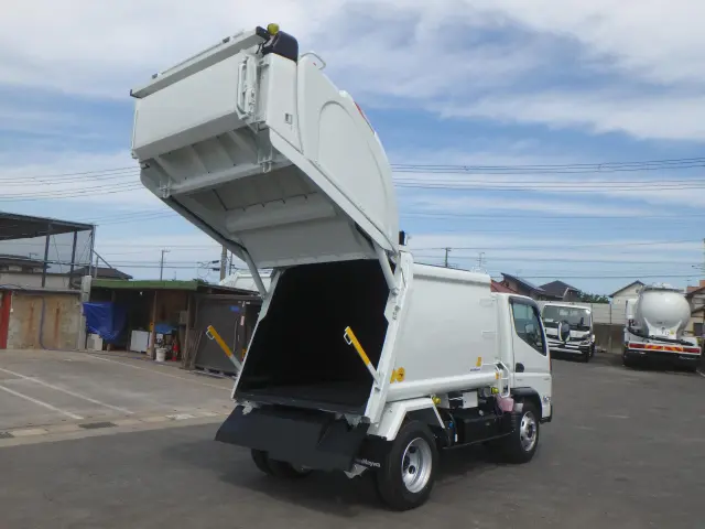 三菱 キャンター 2PG-FEA80(2WD)の写真5