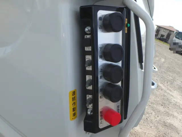 三菱 キャンター 2PG-FEA80(2WD)の写真7