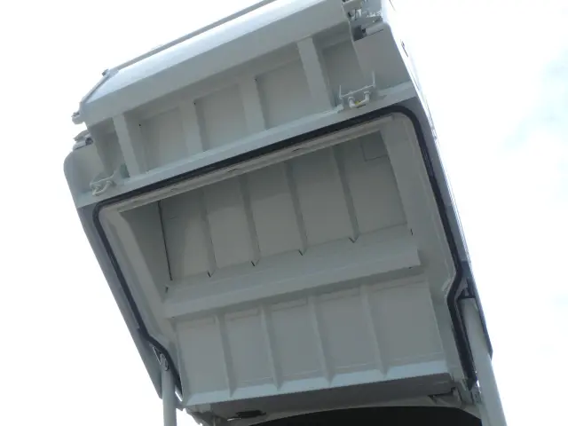 三菱 キャンター 2PG-FEA80(2WD)の写真9