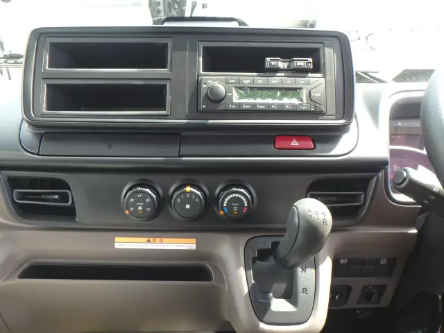 三菱 キャンター 2PG-FEA80(2WD)の写真23