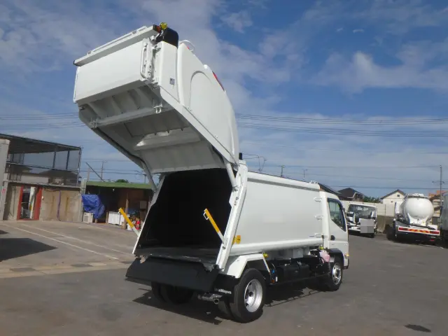 三菱 キャンター 2PG-FEA80(2WD)の写真5