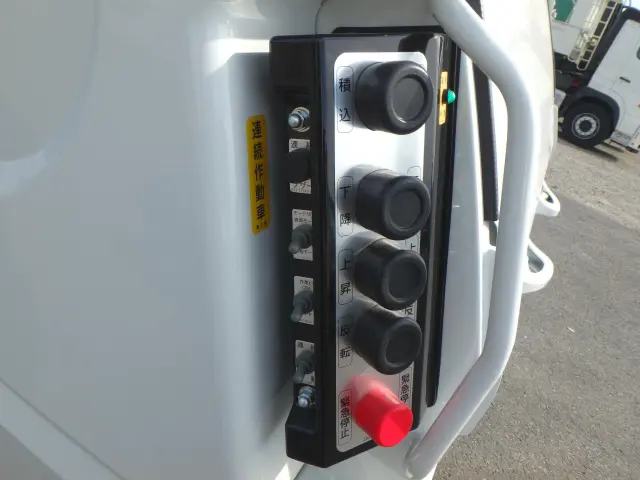 三菱 キャンター 2PG-FEA80(2WD)の写真7
