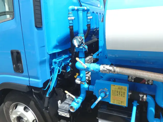 いすゞ エルフ 2RG-NPR88N(2WD)の写真6