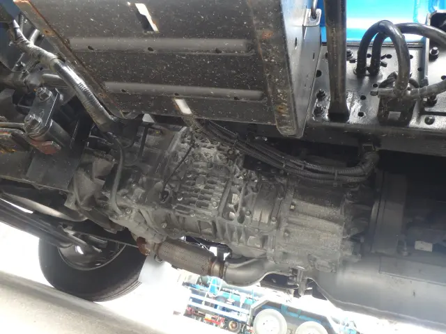 いすゞ エルフ 2RG-NPR88N(2WD)の写真15