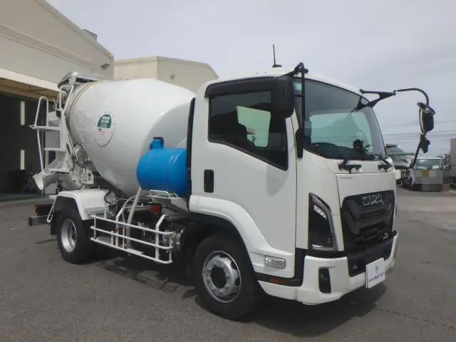 いすゞ フォワード 2PG-FTR90U4(2WD)の写真3