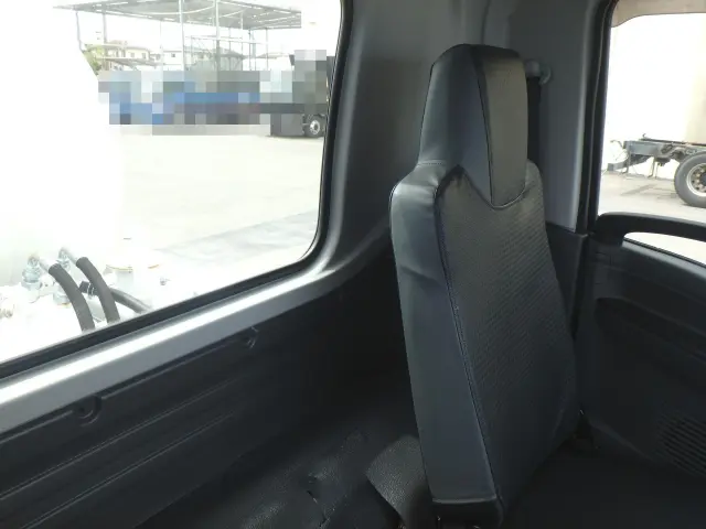 いすゞ フォワード 2PG-FTR90U4(2WD)の写真18