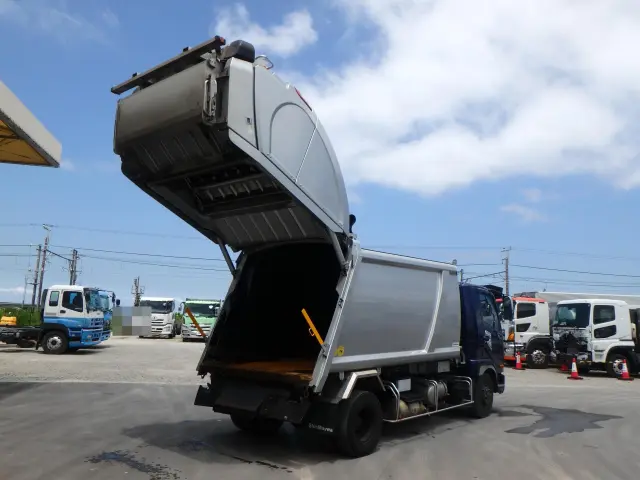 三菱 ファイター 2KG-FK72F(2WD)の写真5