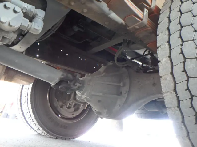 いすゞ フォワード LKG-FTR90S2(2WD)の写真13