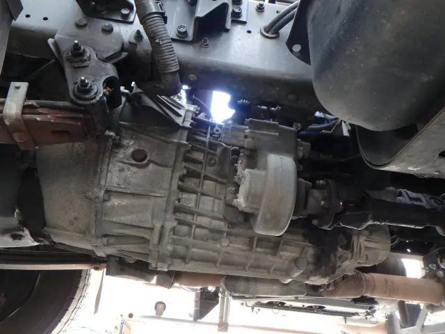 いすゞ フォワード LKG-FTR90S2(2WD)の写真14